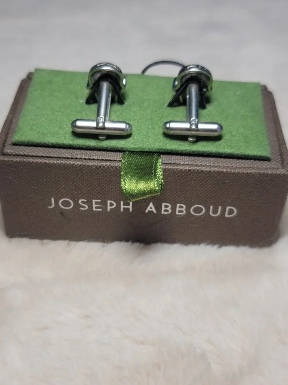 Joseph Abboud **i ship